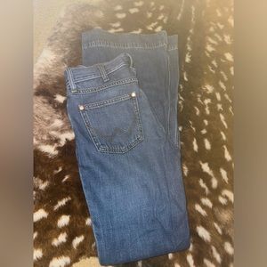 Women’s Wranglers High Rise Flare size 26x34